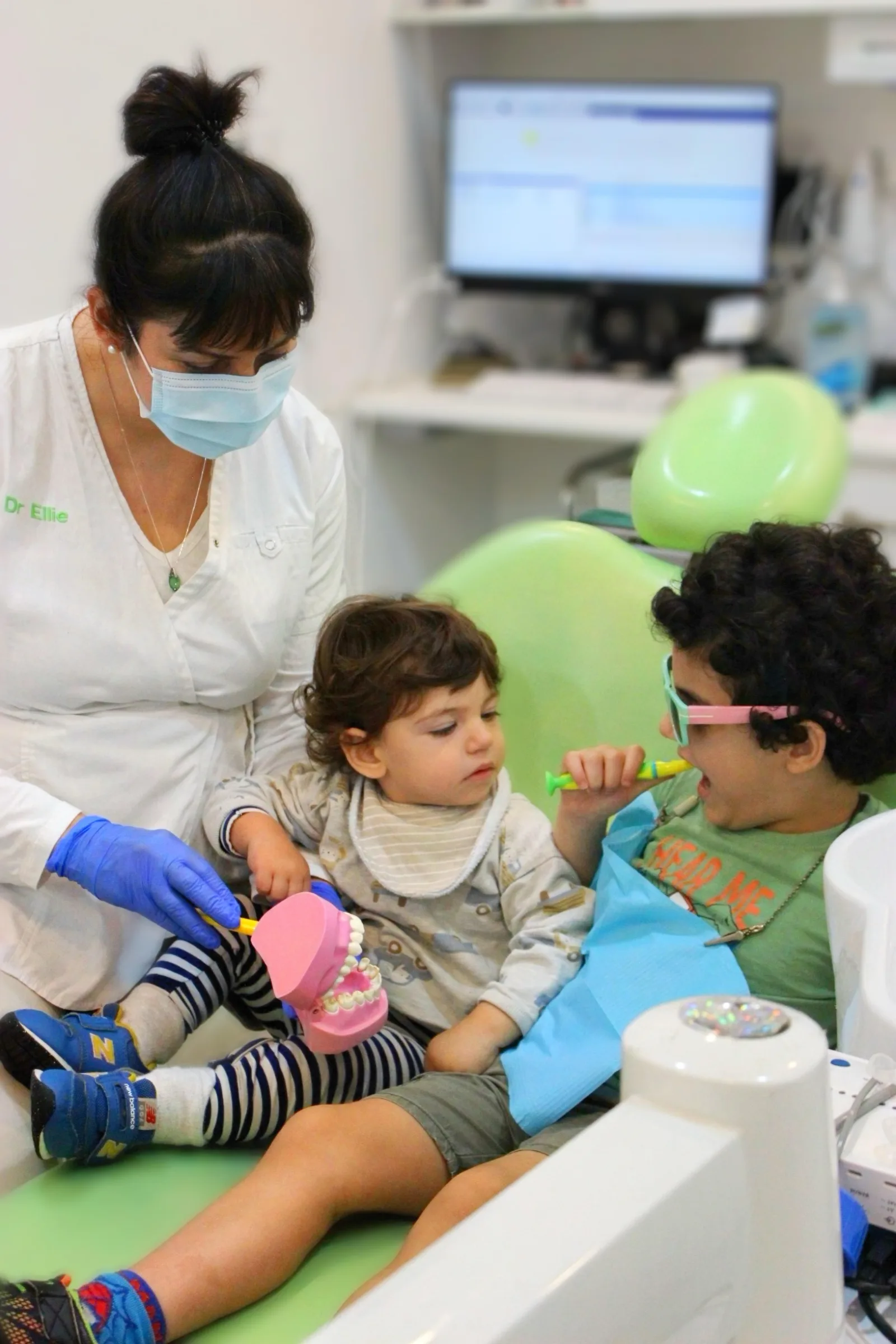 Siblings attending a children’s dental appointment in Blackburn North
